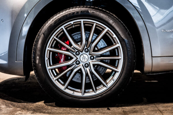 レヴァンテ ディーゼル グランスポーツ 4WD