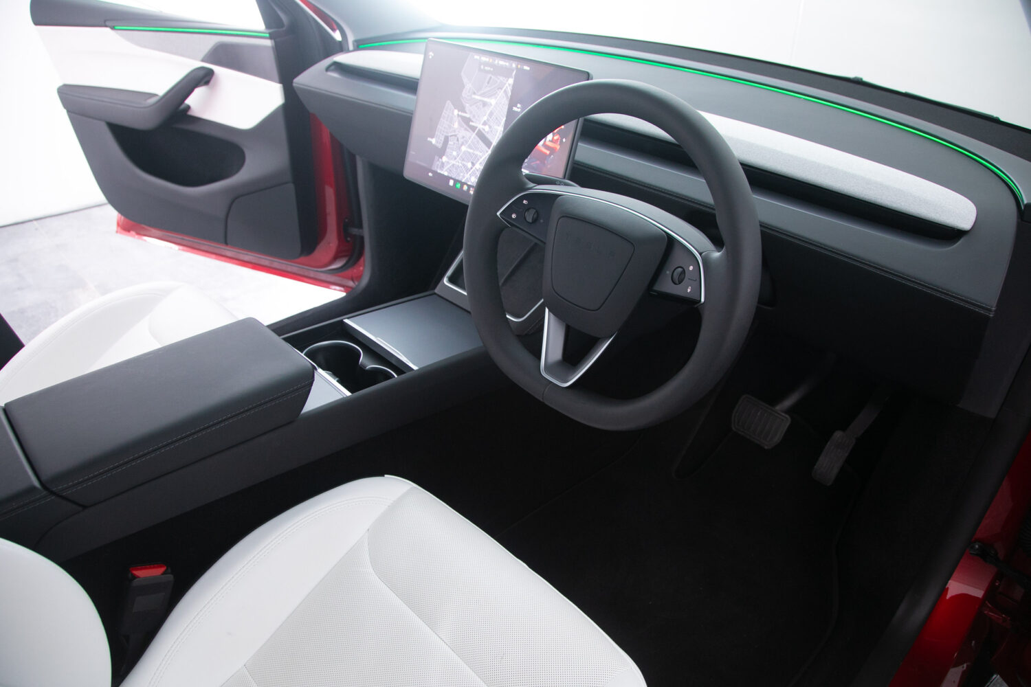 モデルY LAUNCH SERIES デュアルモーター AWD ロングレンジ 4WD