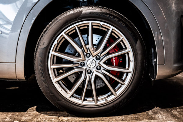 レヴァンテ ディーゼル グランスポーツ 4WD