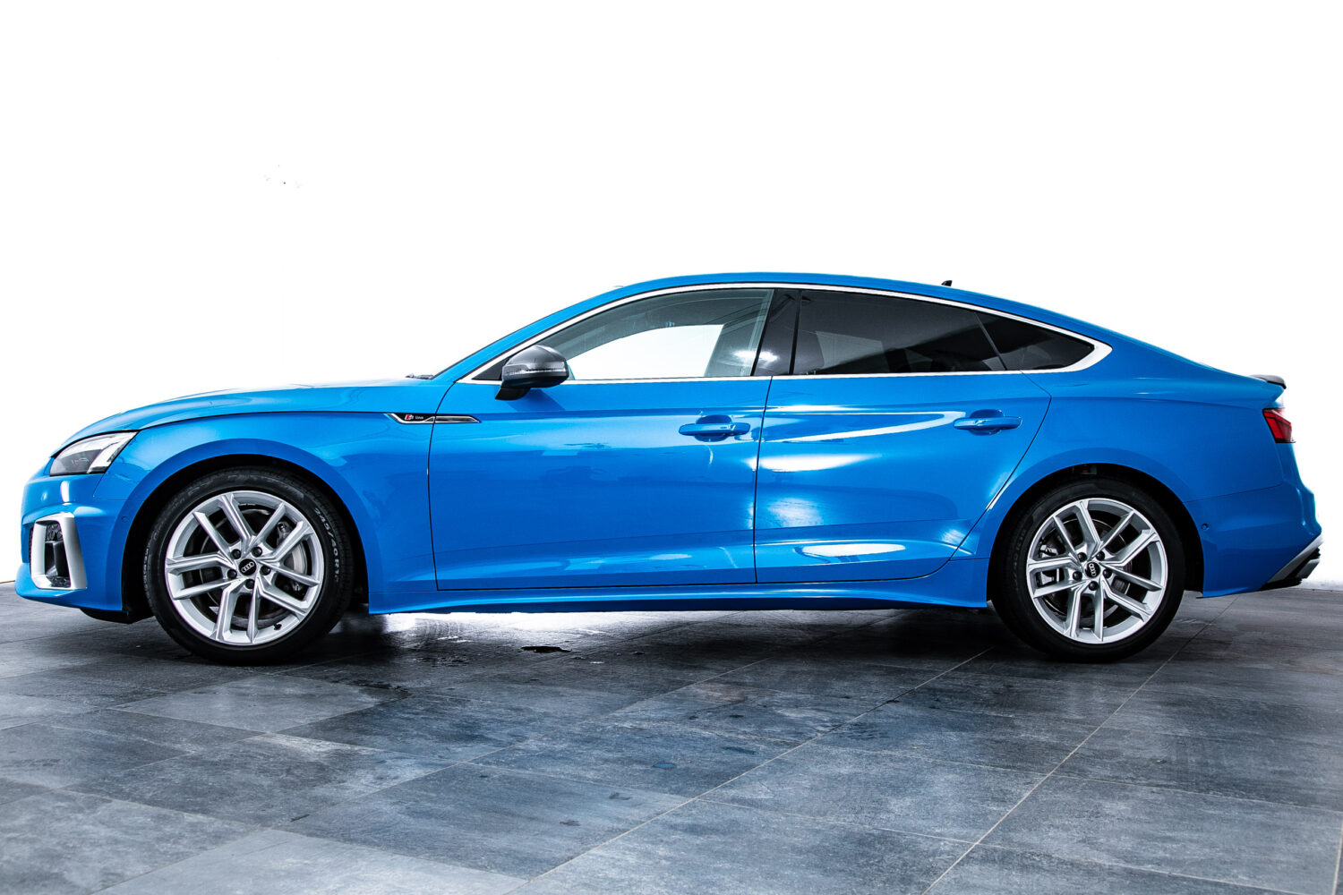 A5 スポーツバック 45TFSI クワトロ Sライン 4WD