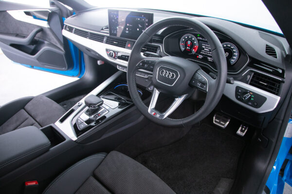 A5 スポーツバック 45TFSI クワトロ Sライン 4WD