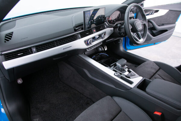 A5 スポーツバック 45TFSI クワトロ Sライン 4WD