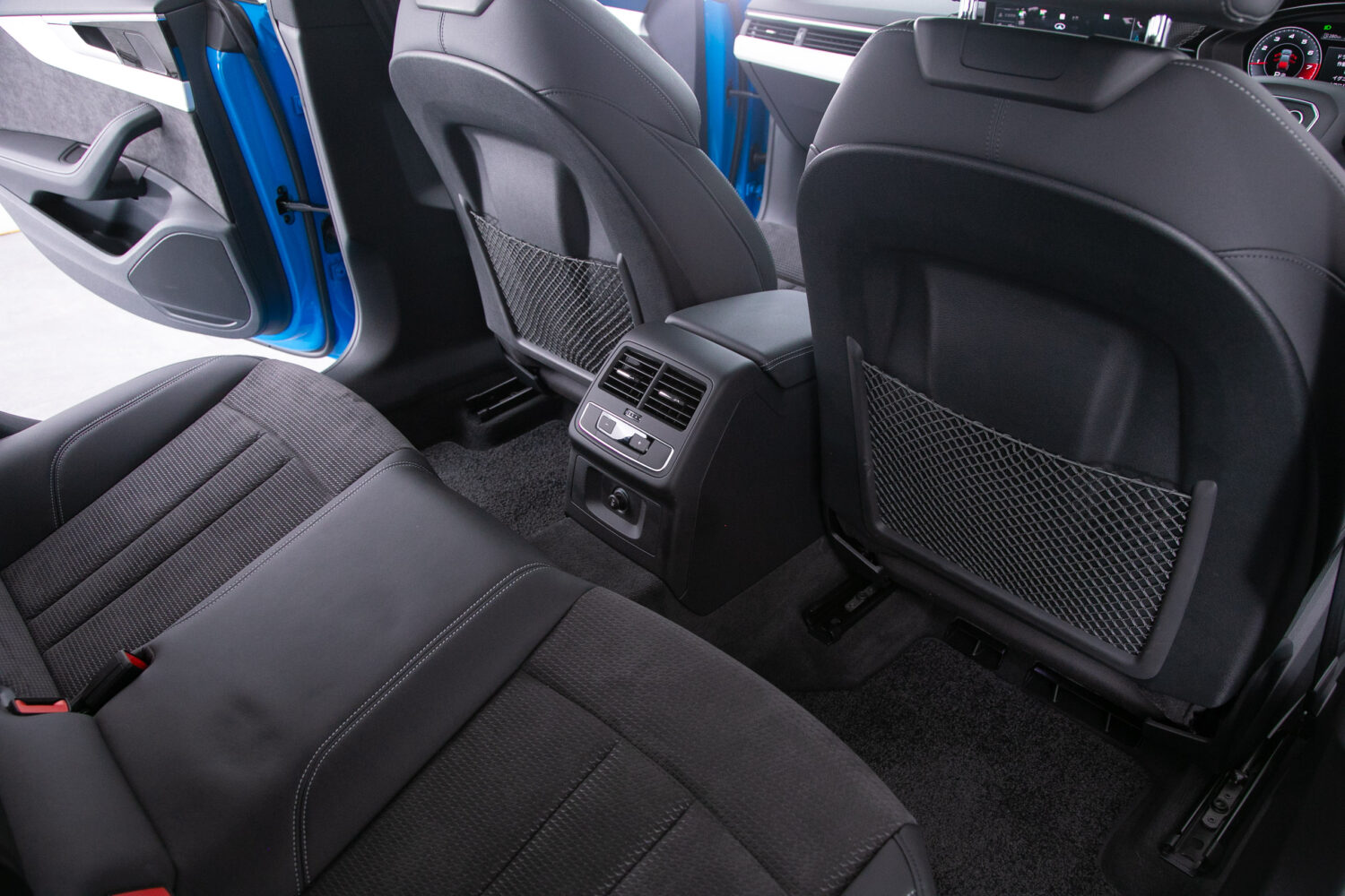 A5 スポーツバック 45TFSI クワトロ Sライン 4WD