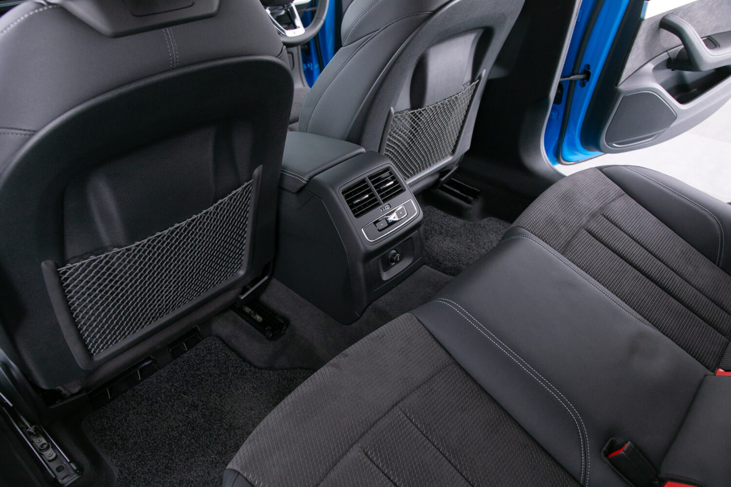 A5 スポーツバック 45TFSI クワトロ Sライン 4WD