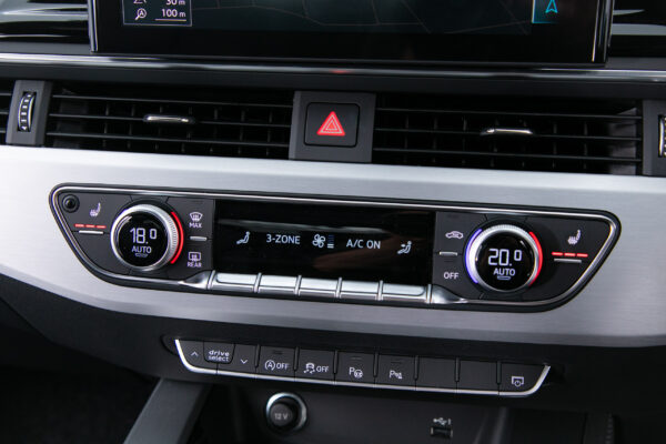A5 スポーツバック 45TFSI クワトロ Sライン 4WD