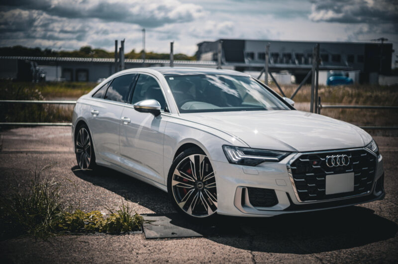 アウディ・S6(2025)控えめで過激という矛盾を楽しむ