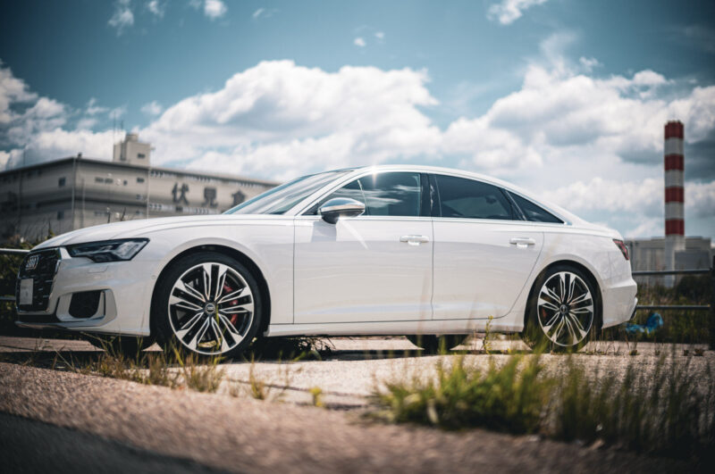 アウディ・S6(2025)控えめで過激という矛盾を楽しむ