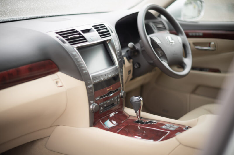 レクサス・LS600h（2008）静かに価値を上げるフラッグシップ