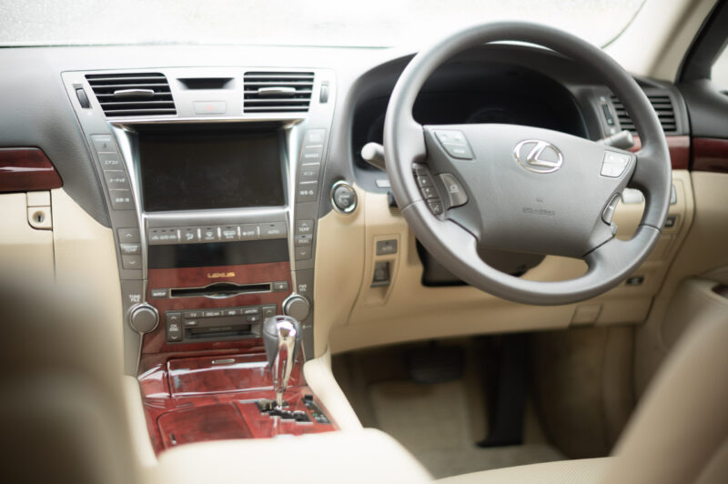レクサス・LS600h（2008）静かに価値を上げるフラッグシップ