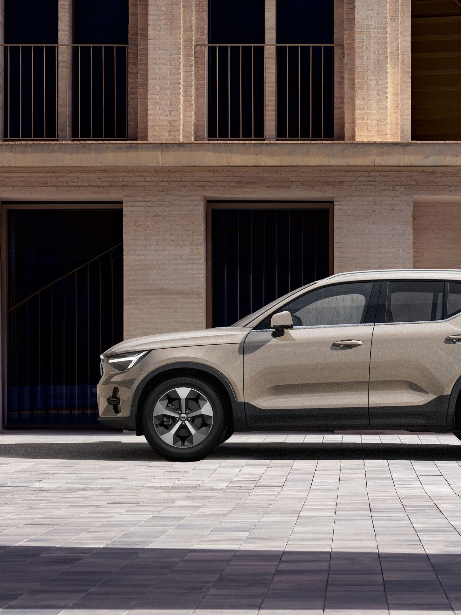 ボルボXC40に特別仕様車 電動パノラマ・ガラス・サンルーフを標準装備