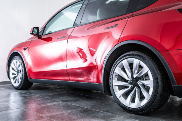 モデルY LAUNCH SERIES デュアルモーター AWD ロングレンジ 4WD