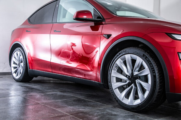 モデルY LAUNCH SERIES デュアルモーター AWD ロングレンジ 4WD