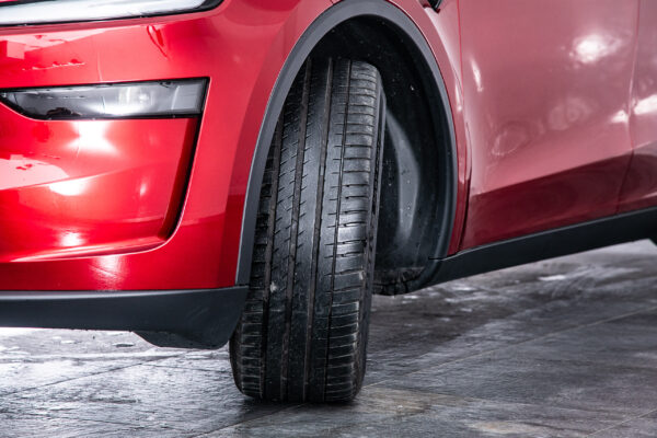 モデルY LAUNCH SERIES デュアルモーター AWD ロングレンジ 4WD