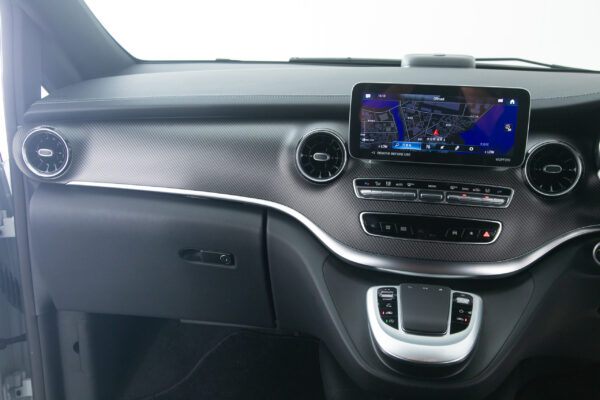 V220d アバンギャルド エクストラロング ブラックスイート