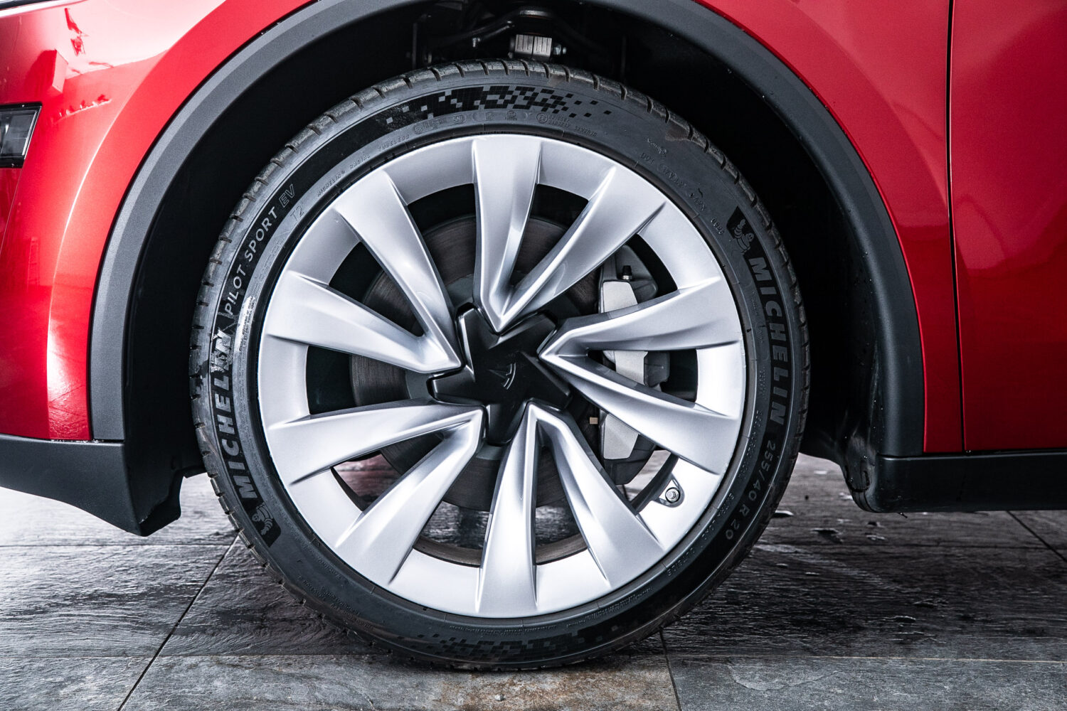 モデルY LAUNCH SERIES デュアルモーター AWD ロングレンジ 4WD