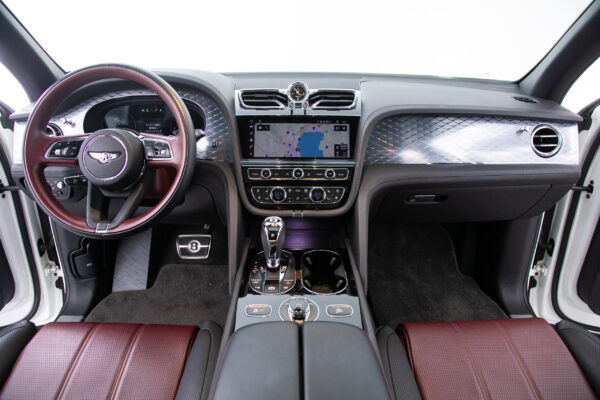 ベンテイガ V8 4WD