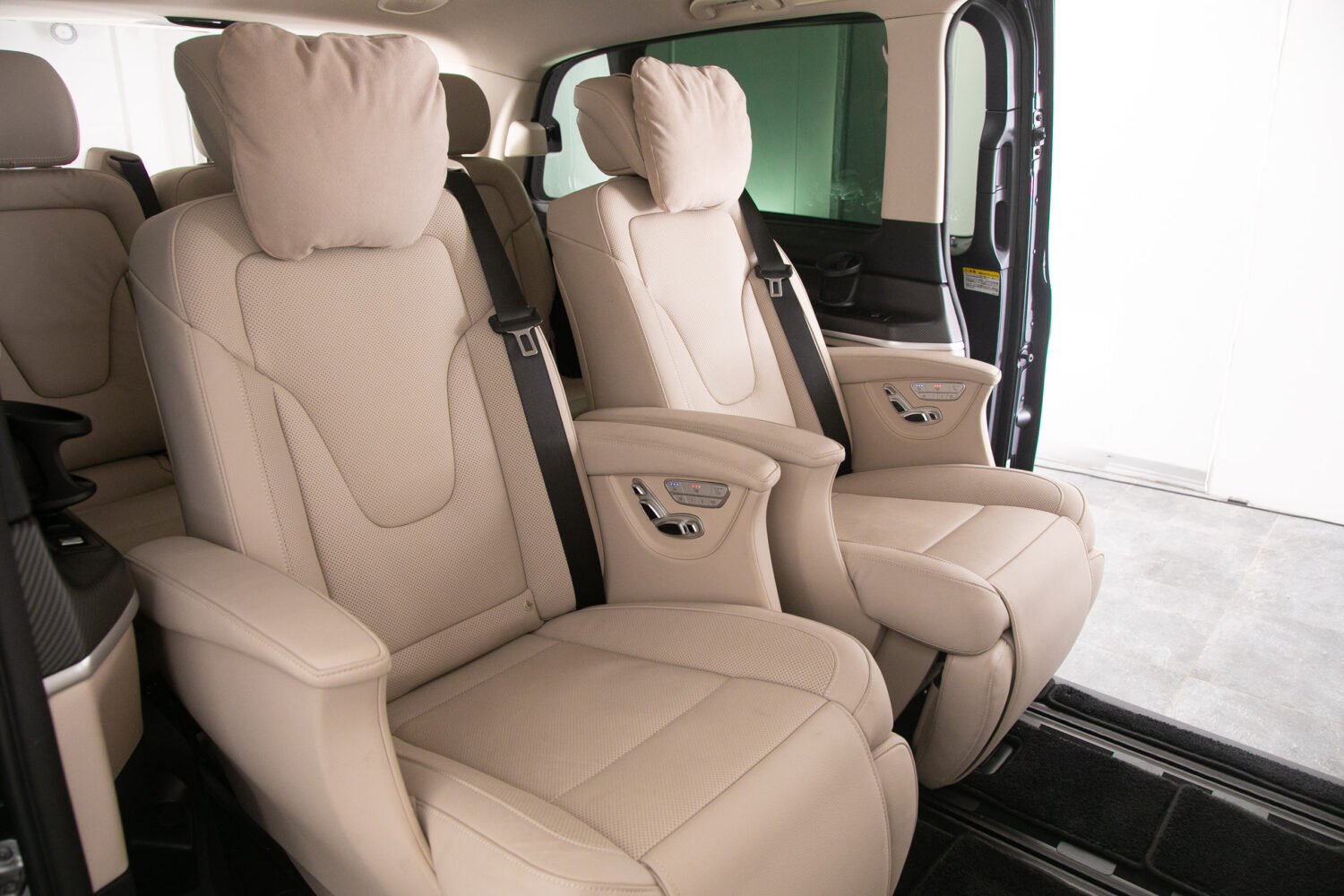 V220d アバンギャルド エクストラロング AMGライン