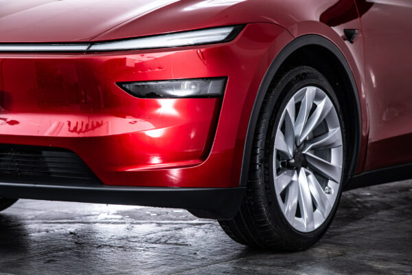 モデルY LAUNCH SERIES デュアルモーター AWD ロングレンジ 4WD