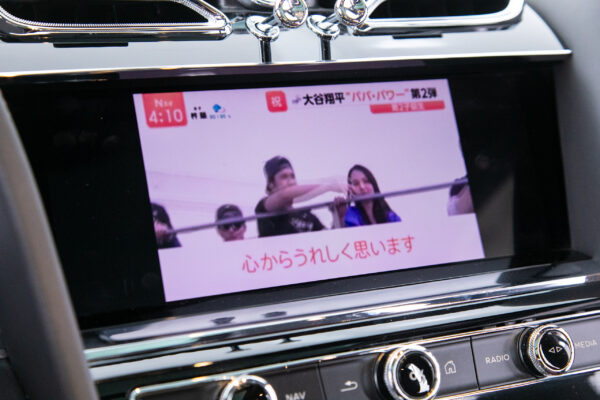 ベンテイガ V8 4WD