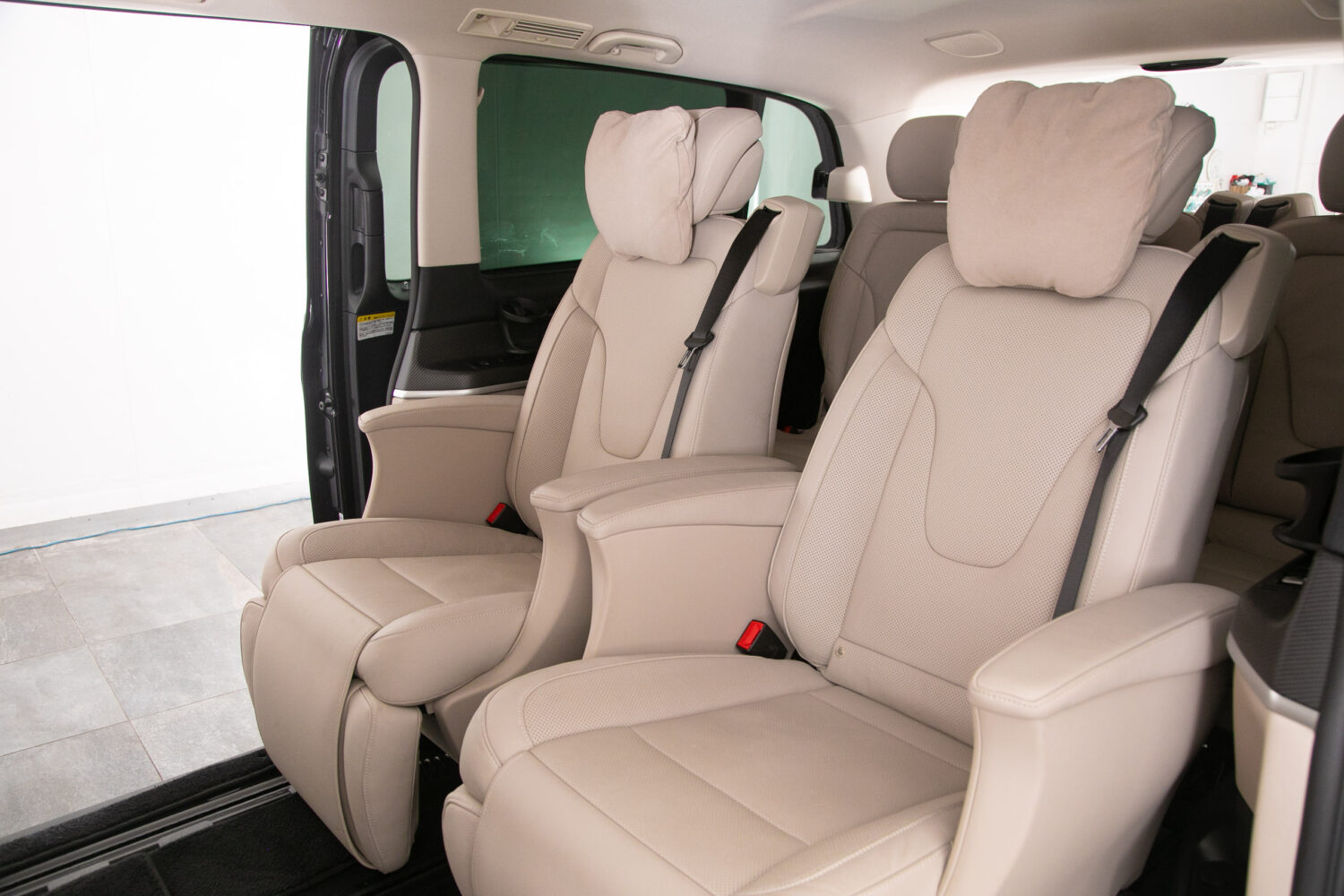 V220d アバンギャルド エクストラロング AMGライン