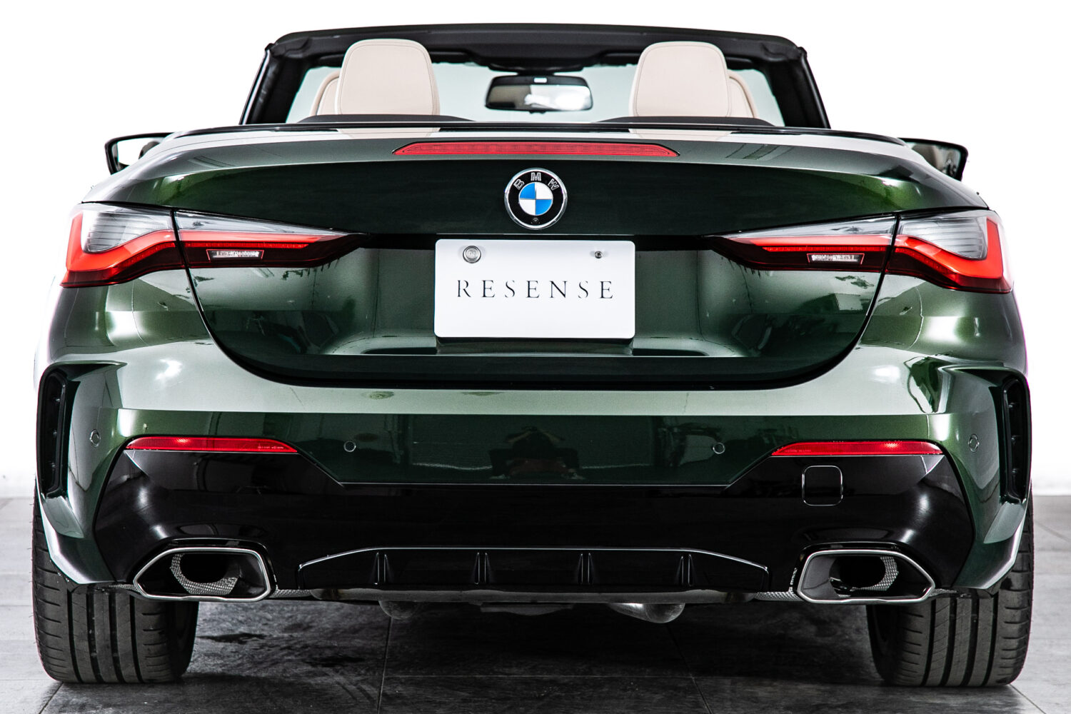 4シリーズカブリオレM440i xドライブ 4WD