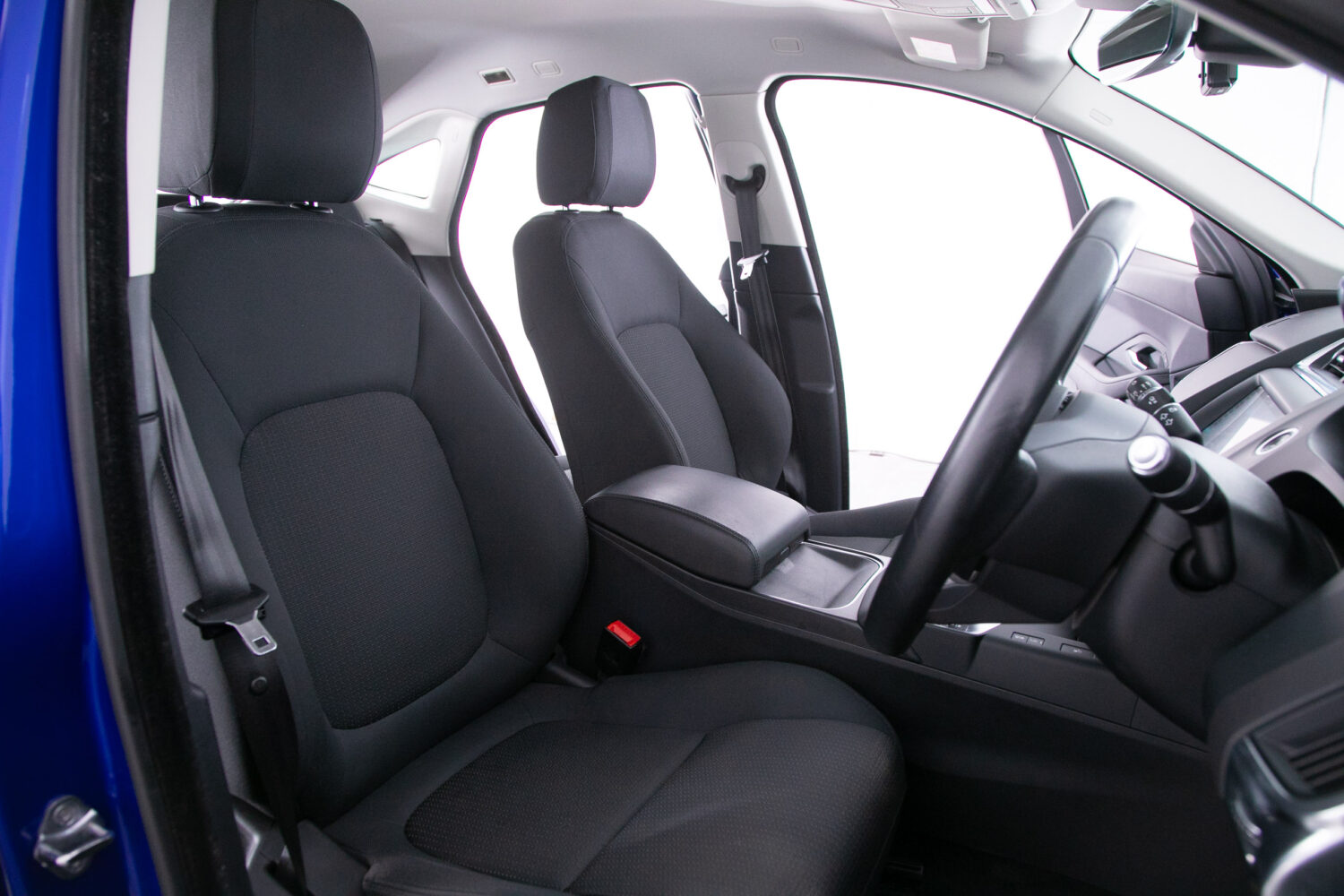 Eペイス 2.0L P200 4WD