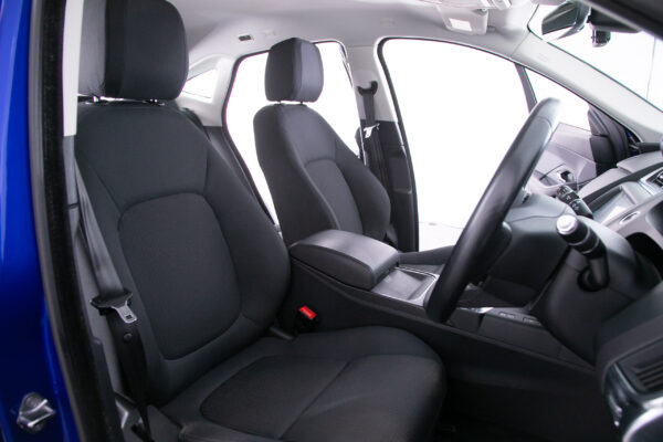 Eペイス 2.0L P200 4WD