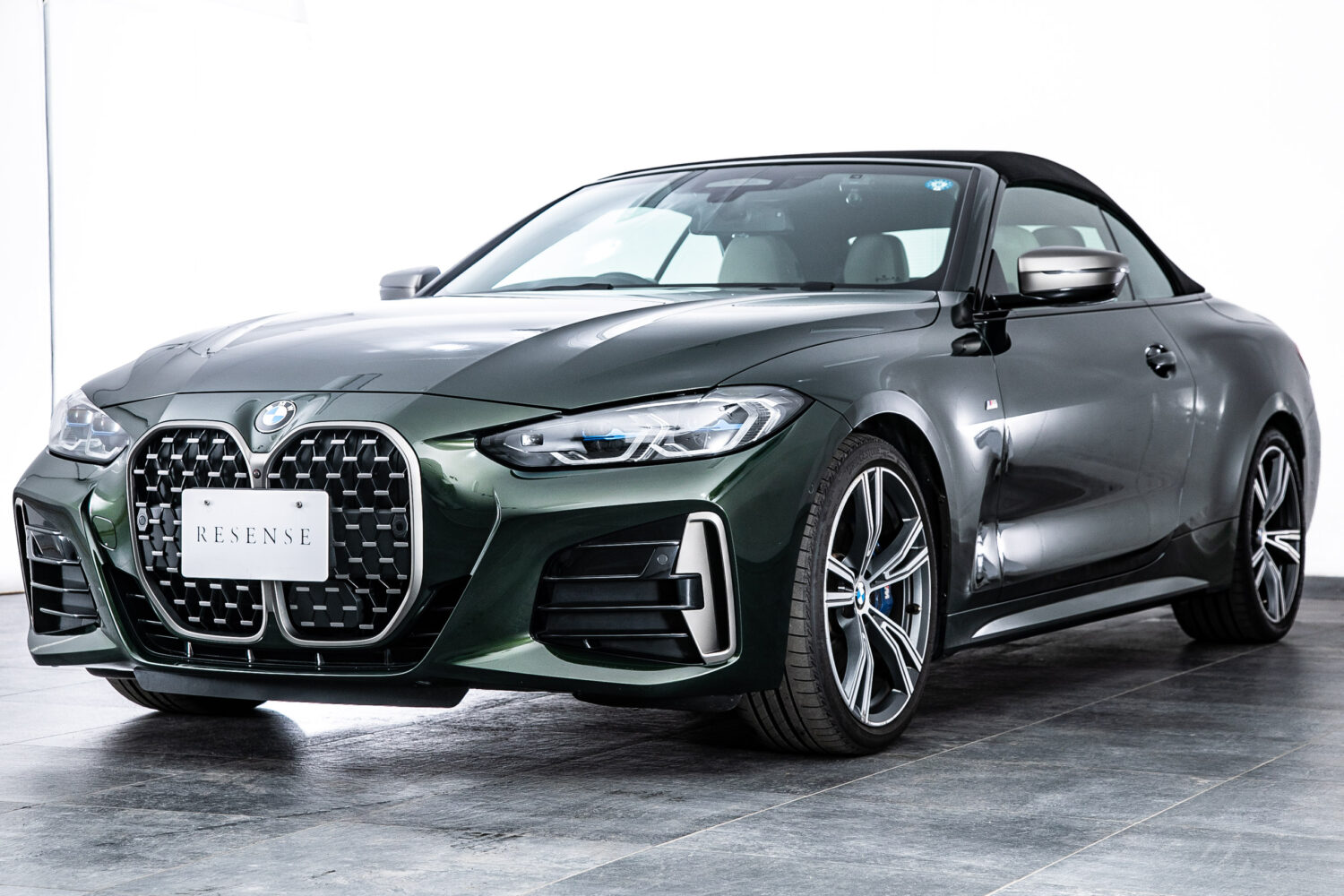 4シリーズカブリオレM440i xドライブ 4WD