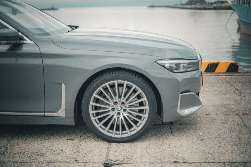 BMW・750i xドライブ ラグジュアリー(2019)ピュアな内燃機関が息づくラグジュアリー