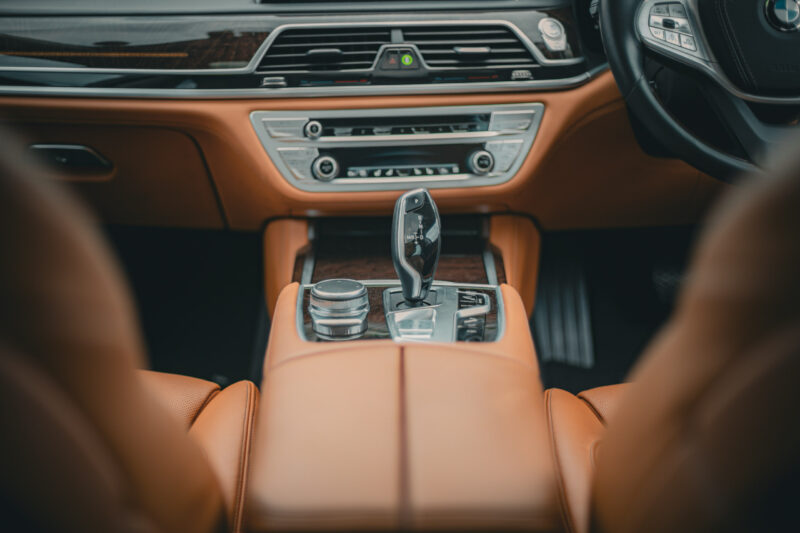 BMW・750i xドライブ ラグジュアリー（2019）ピュアな内燃機関が息づくラグジュアリー