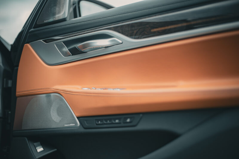 BMW・750i xドライブ ラグジュアリー(2019)ピュアな内燃機関が息づくラグジュアリー