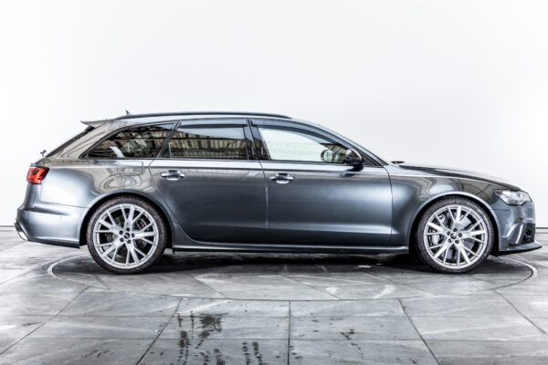 RS6アバント パフォーマンス 4WD