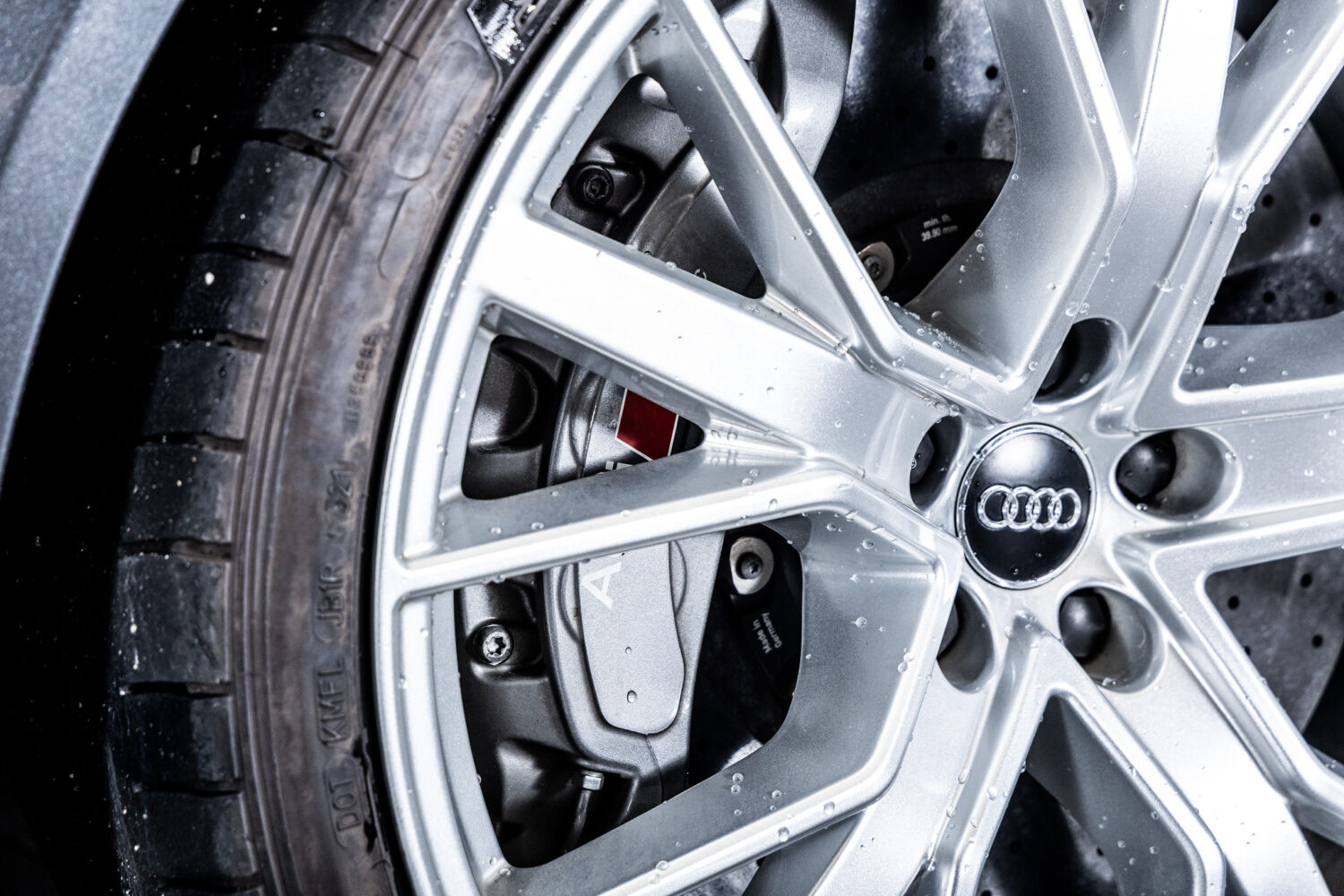 RS6アバント パフォーマンス 4WD