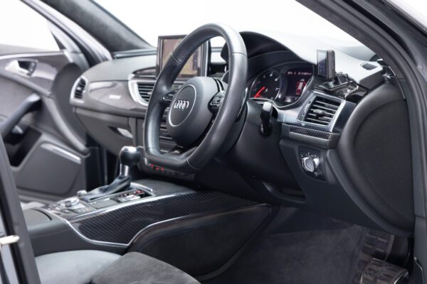 RS6アバント パフォーマンス 4WD