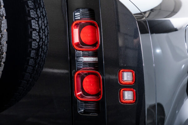 ディフェンダー 110X DynamicHSE D300 4WD