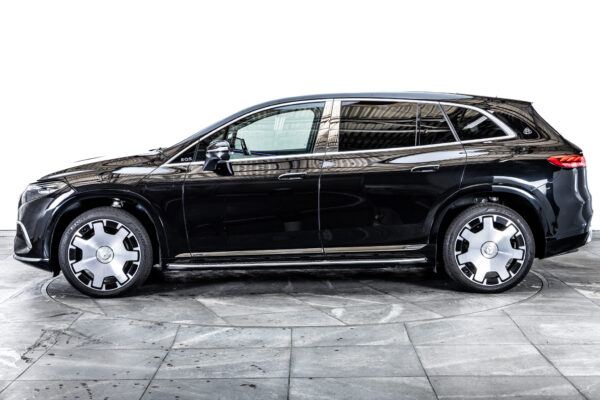 EQS SUV 680ファーストクラスPKG 4WD 左H