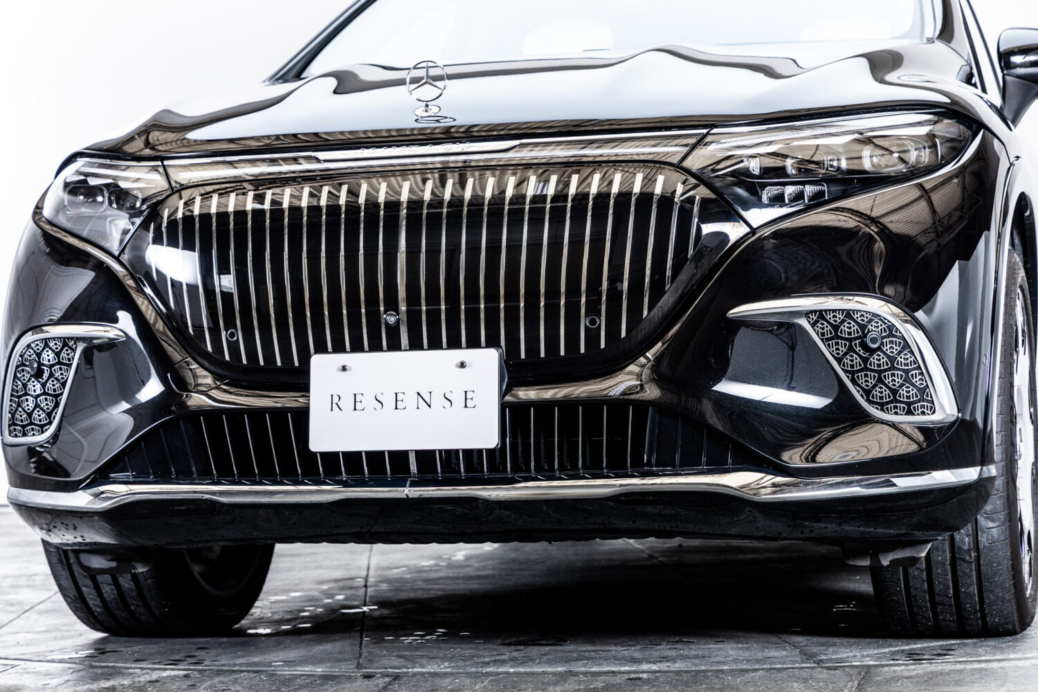 EQS SUV 680ファーストクラスPKG 4WD 左H