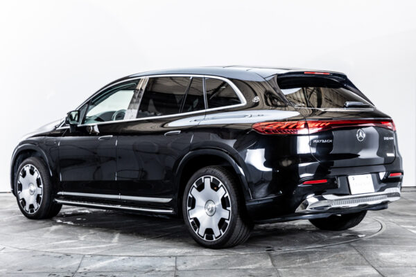 EQS SUV 680ファーストクラスPKG 4WD 左H