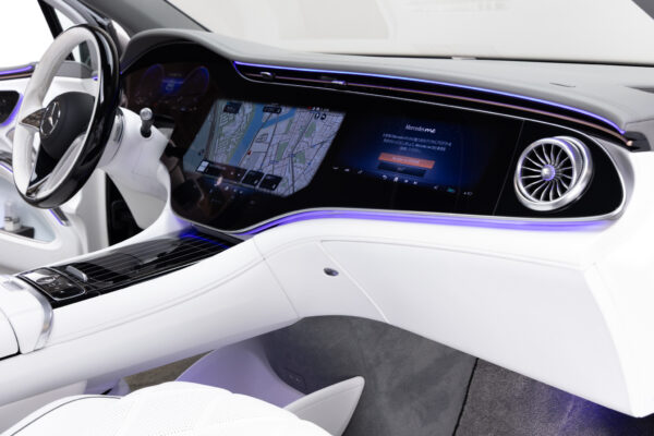 EQS SUV 680ファーストクラスPKG 4WD 左H