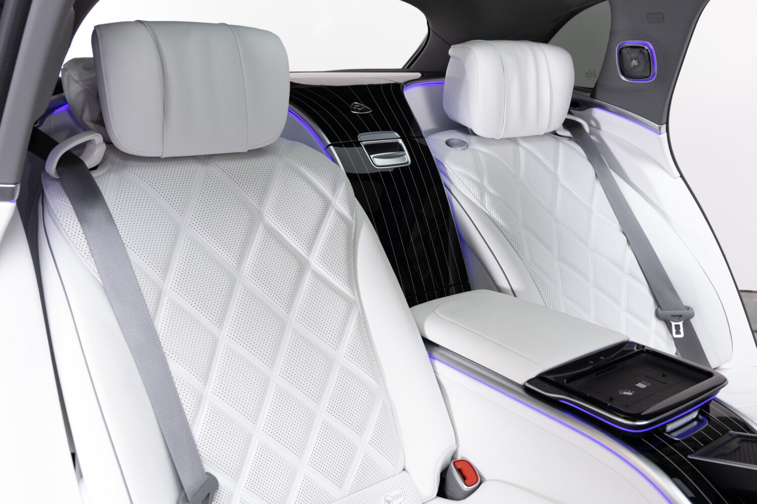 EQS SUV 680ファーストクラスPKG 4WD 左H