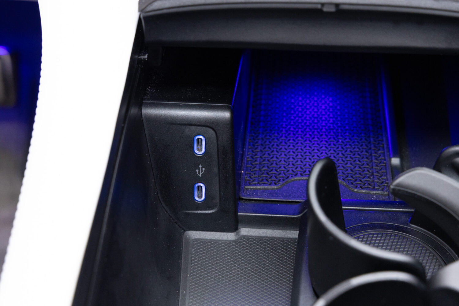 EQS SUV 680ファーストクラスPKG 4WD 左H