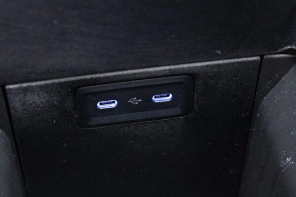 EQS SUV 680ファーストクラスPKG 4WD 左H