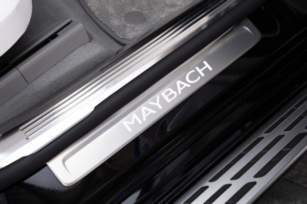 EQS SUV 680ファーストクラスPKG 4WD 左H