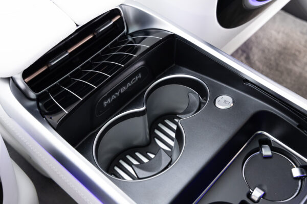 EQS SUV 680ファーストクラスPKG 4WD 左H