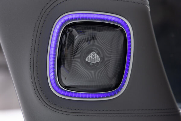 EQS SUV 680ファーストクラスPKG 4WD 左H
