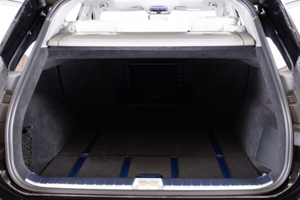 EQS SUV 680ファーストクラスPKG 4WD 左H