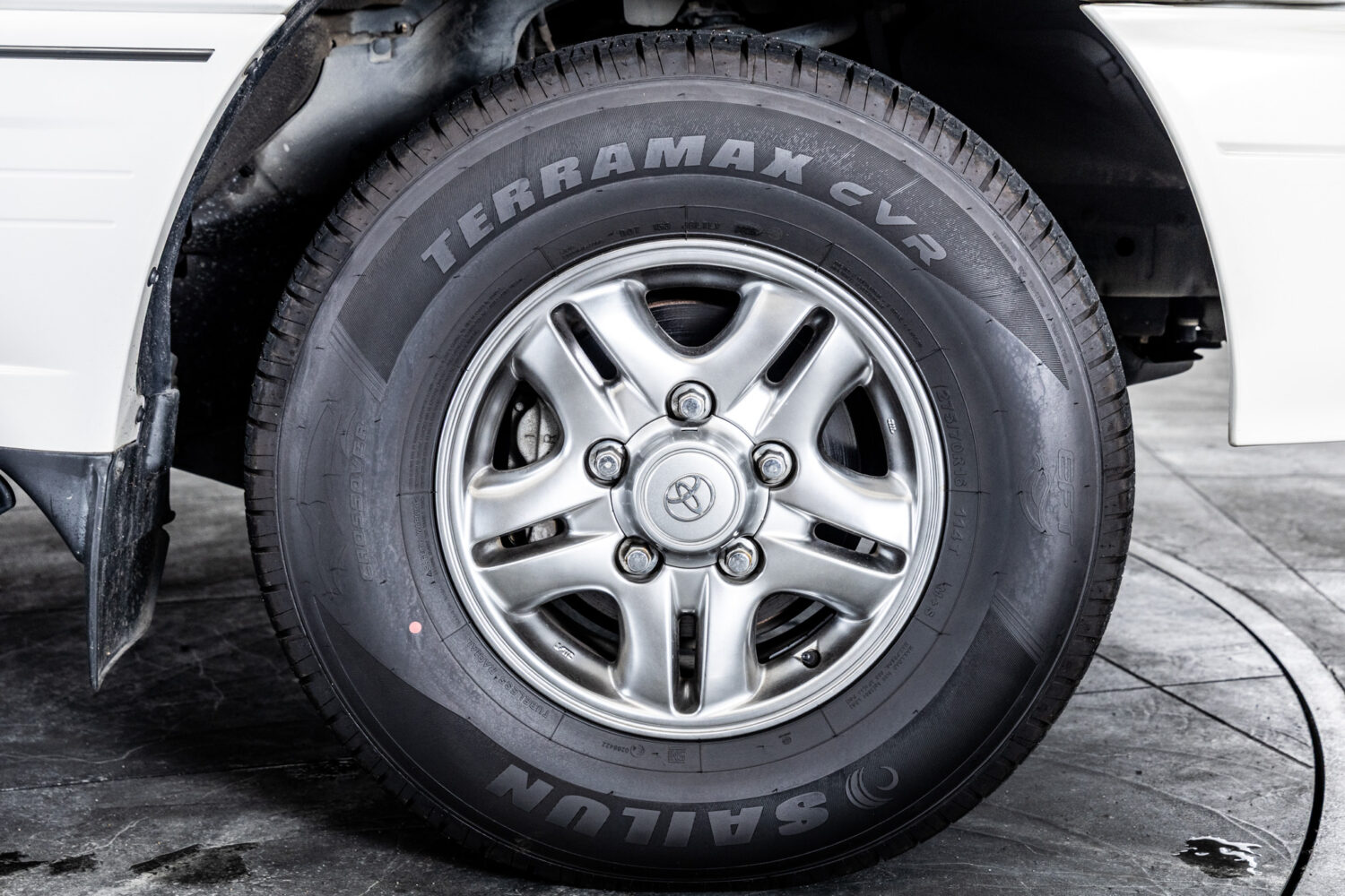 ランドクルーザー シグナス 4.7 4WD