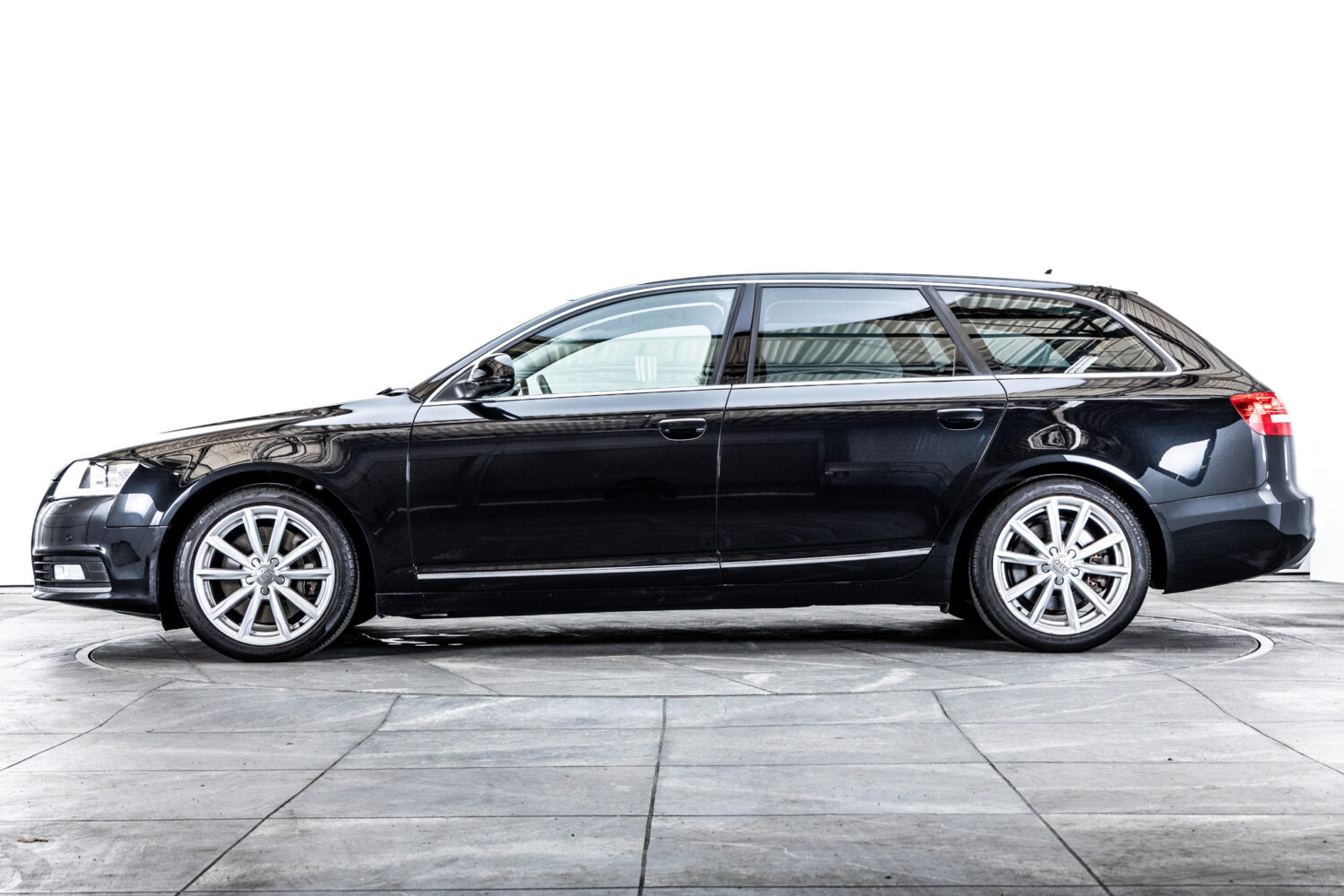 A6アバント3.0TFSI クワトロ 4WD