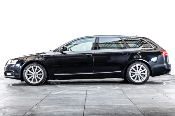A6アバント3.0TFSI クワトロ 4WD