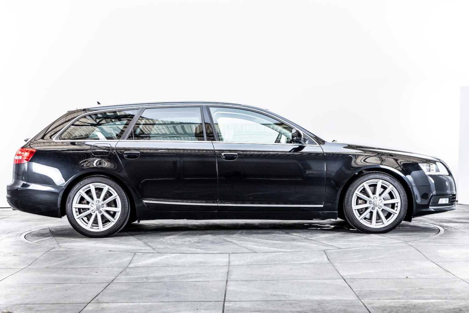 A6アバント3.0TFSI クワトロ 4WD